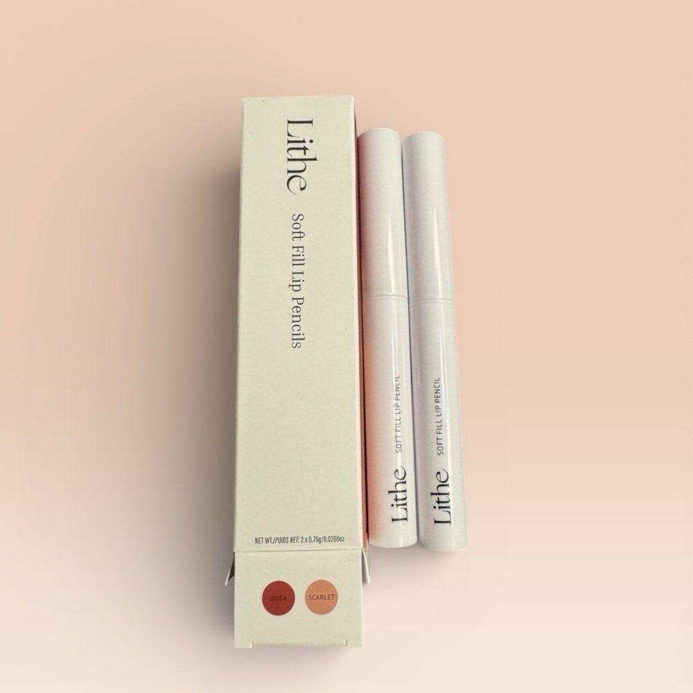 Lithe Soft Fill Lip pencil Dusk and scarlet